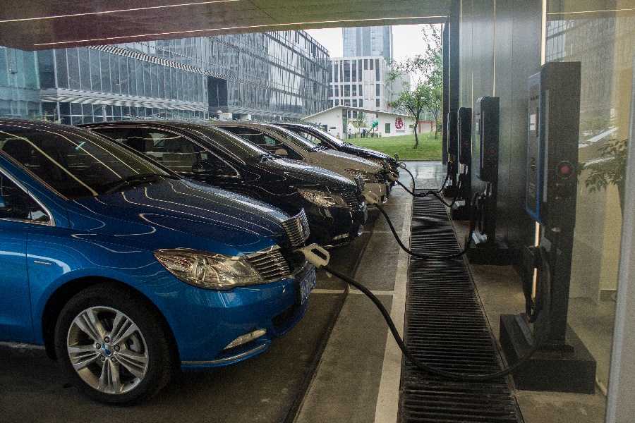 Zintegrowana energia fotowoltaiczna, przechowywanie i ładowanie: inteligentne rozwiązanie energetyczne, aby sprostać wyzwaniom ładowania w erze pojazdów elektrycznych